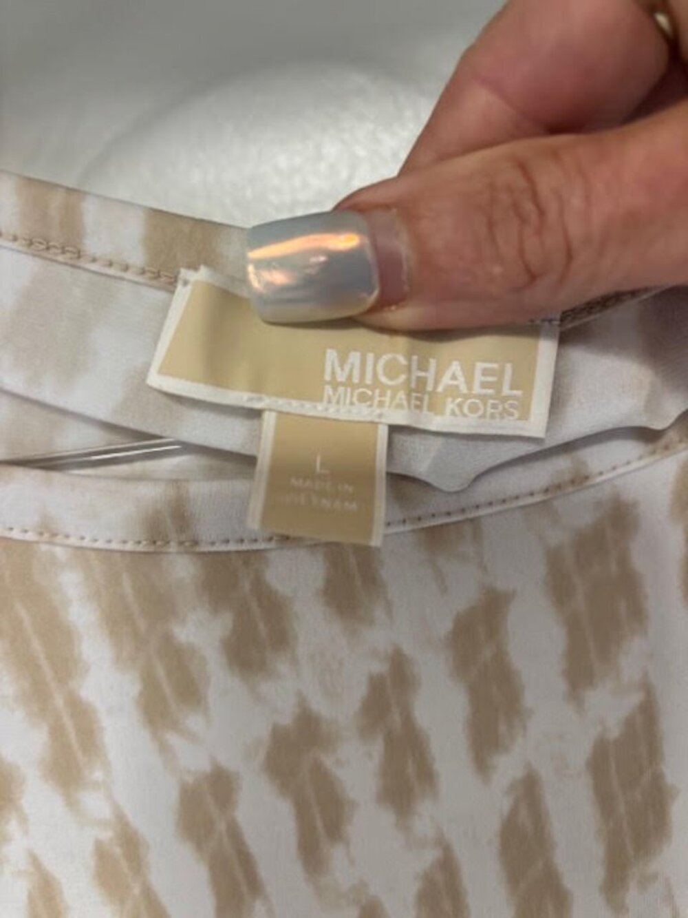 Michael Kors Women's Tunic Top Size Large Beige White Abstract Print Lace Trim - Picture 7 of 7